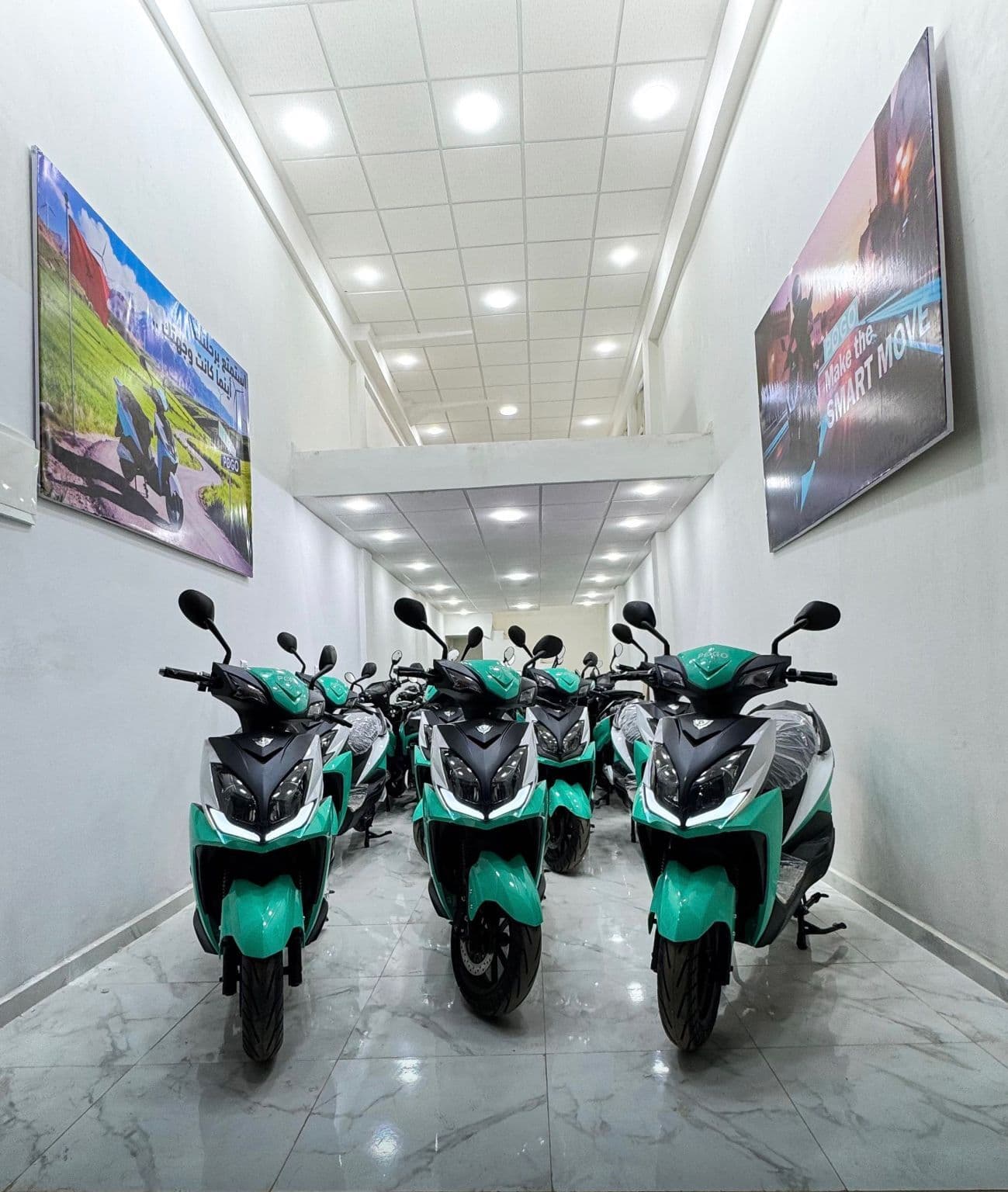 location rent renting scooters moto Showroom POGO Meknès — flotte de motos électriques